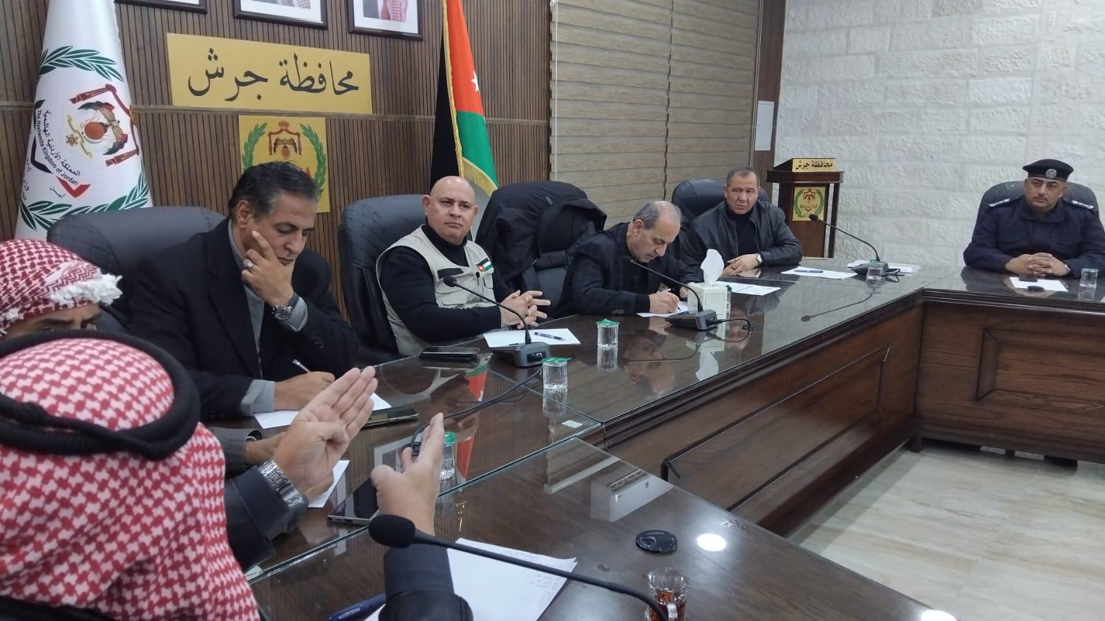 وزير الإدارة المحلية يتفقد جاهزية غرف الطوارئ في جرش