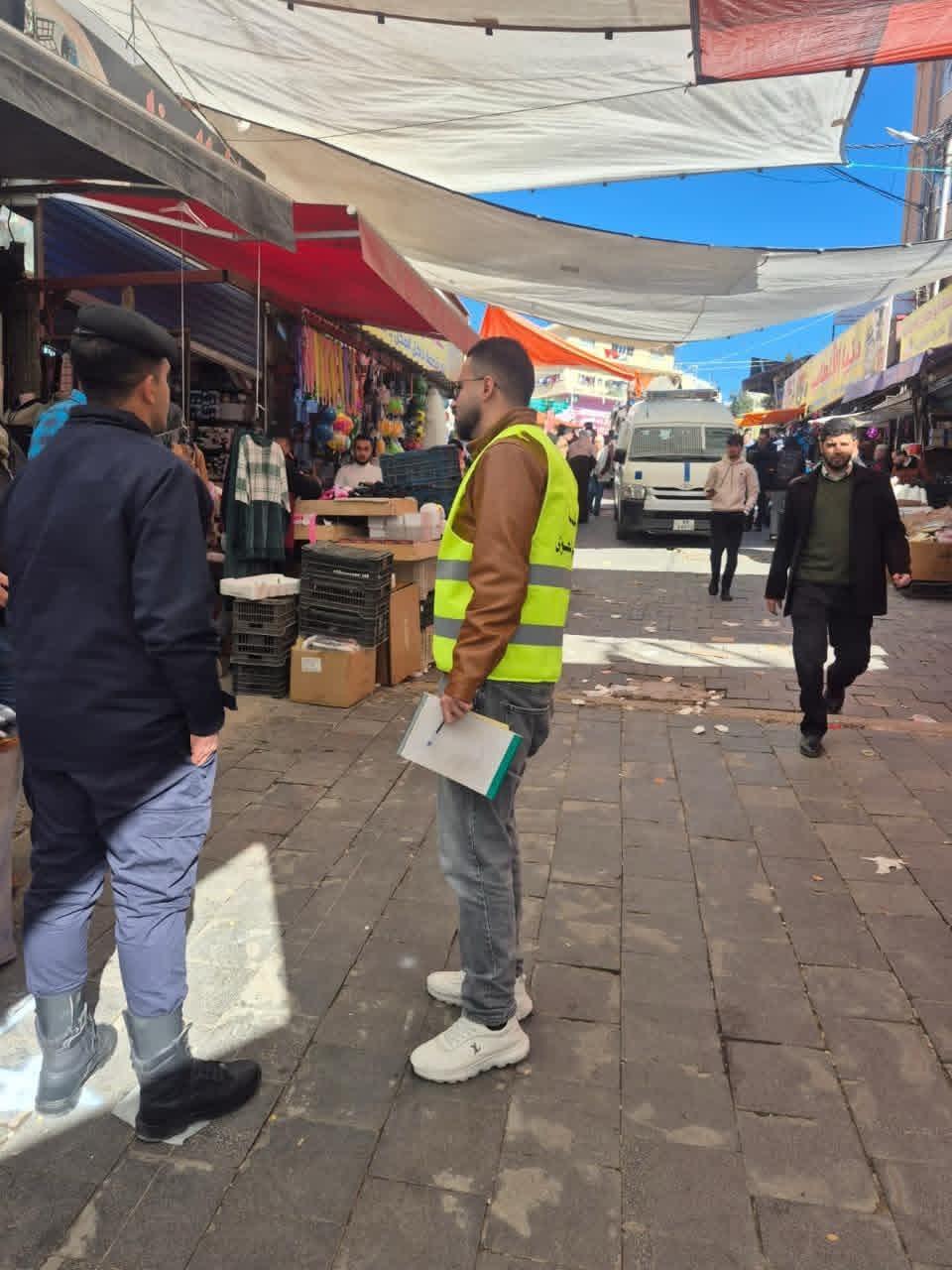 بلدية عجلون الكبرى تزيل 60 بسطة مخالفة من شارع الحسبة