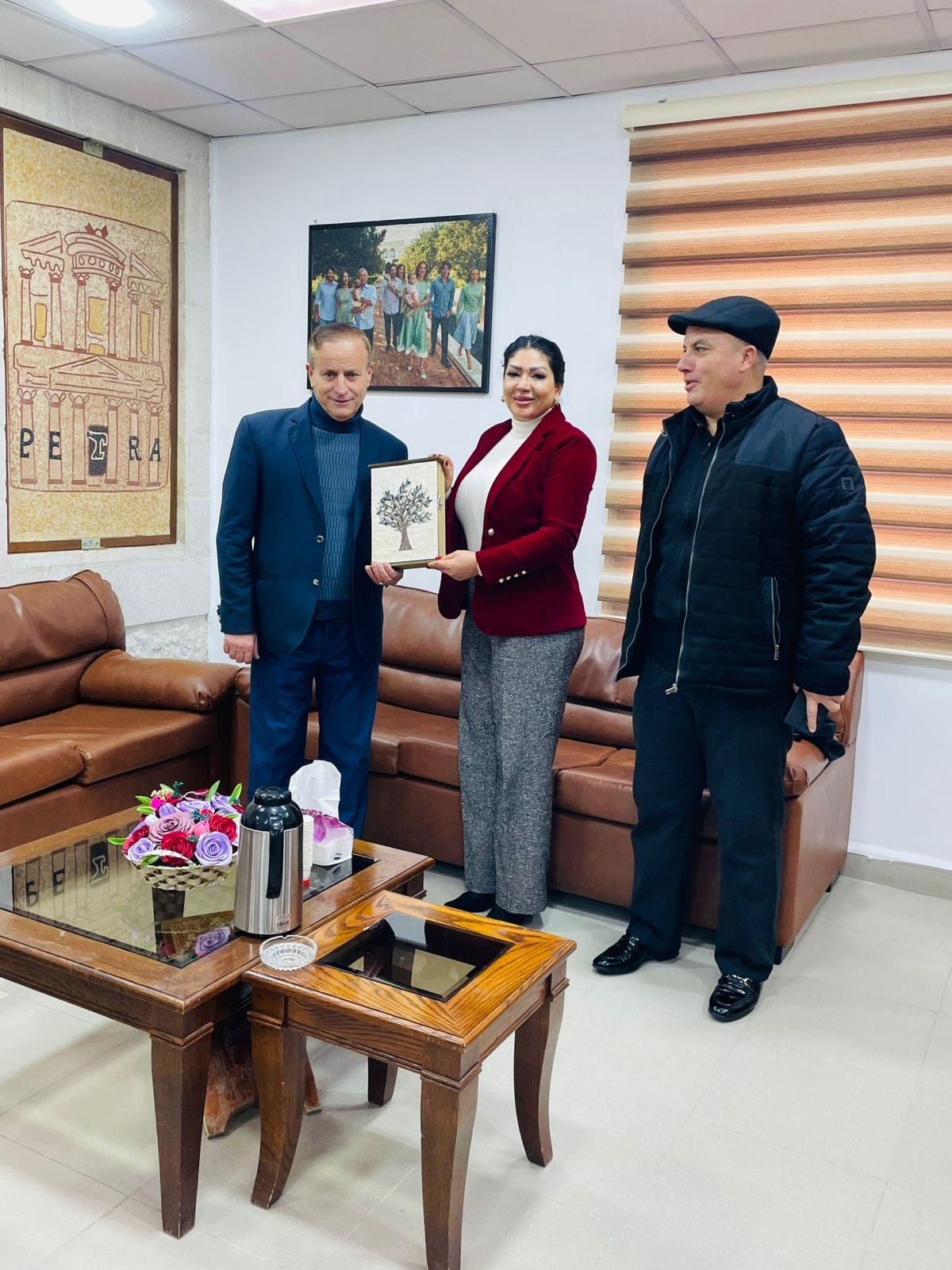 مساواة تكرم عميد معهد فن الفسيفساء والترميم في مادبا على جهوده في تعزيز التعاون الثقافي