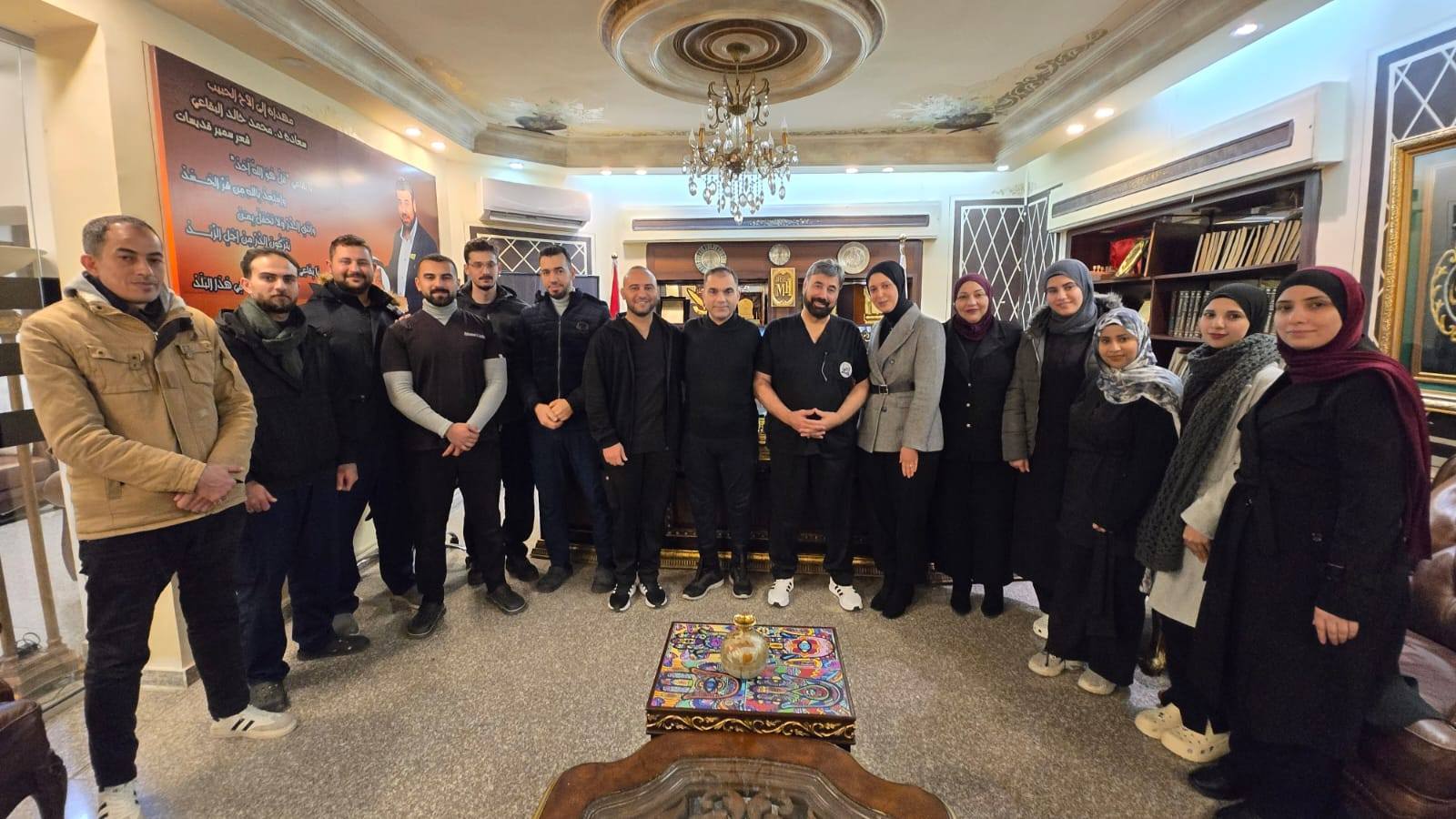 اسرة عالم البقاعي تهنئ مهندس الجسد بعد النجاح الباهر الذي قدمة في المؤتمر العلمي في كلية العلوم بجامعة القاهرة بجمهورية مصر العربية