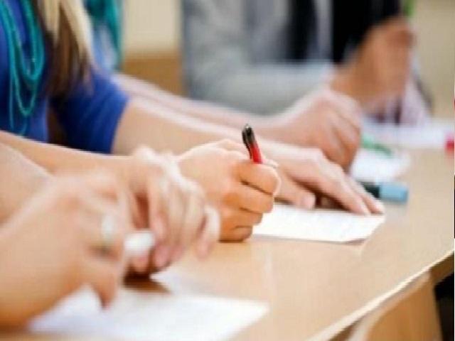 طلبة التوجيهي التكميلي يختتمون التقدم للامتحانات اليوم السبت