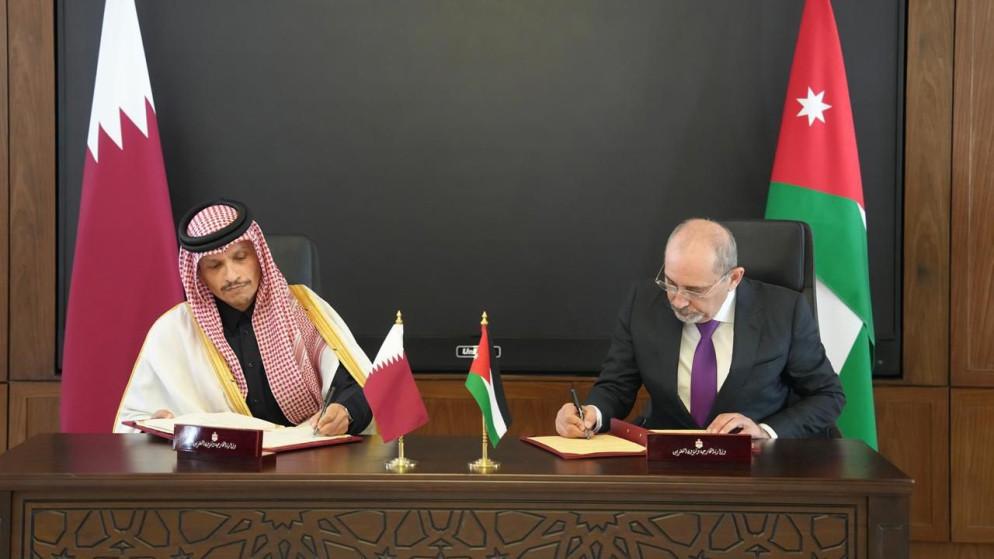 الأردن وقطر يوقّعان مذكرات تفاهم سياسية واقتصادية في مجالات عدة