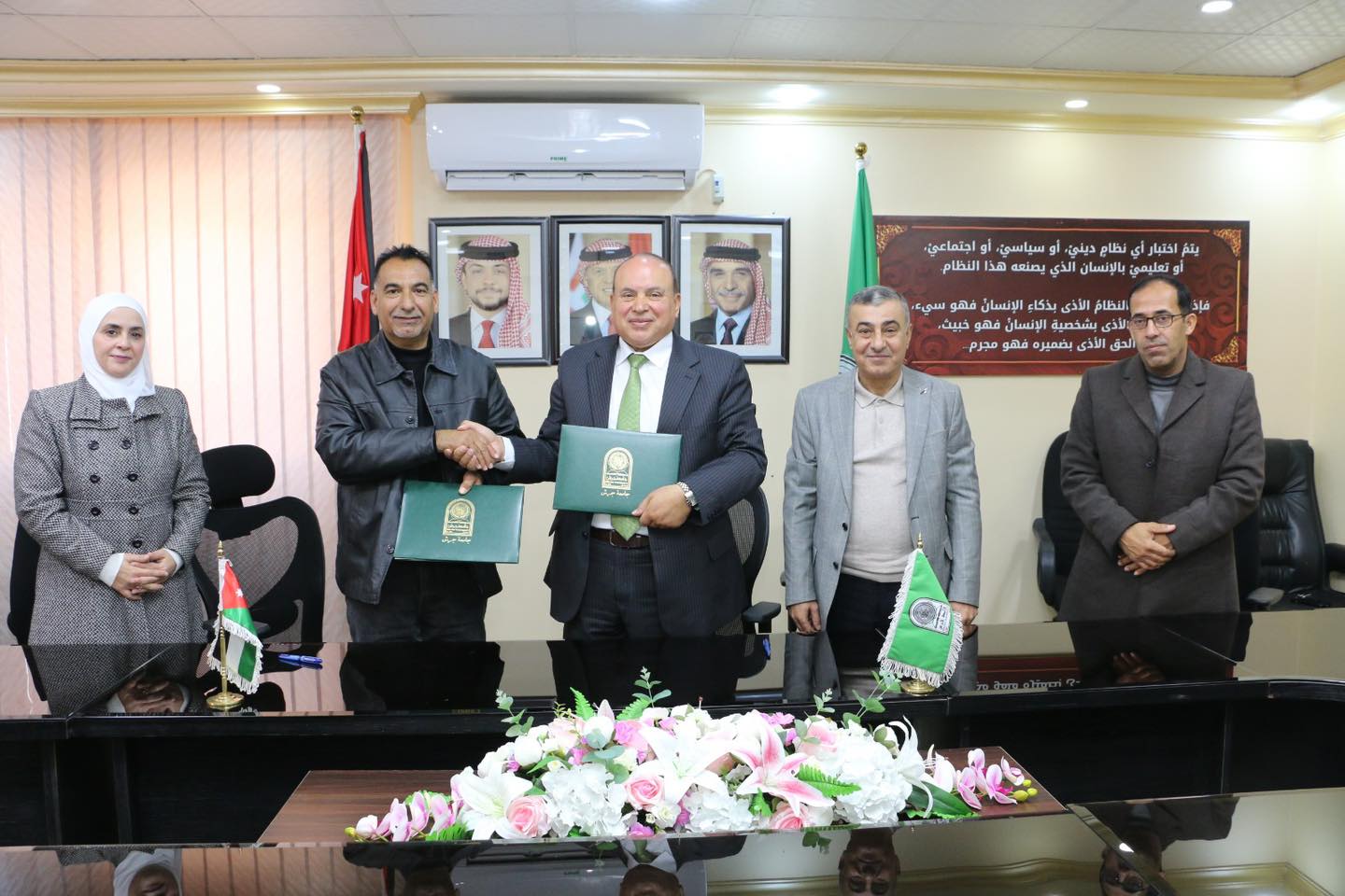 جامعة جرش توقّع اتفاقية تدريب عملي لطلبة كلية الزراعة مع مزارع بيت الوادي العواد لإنتاج الخضروات.