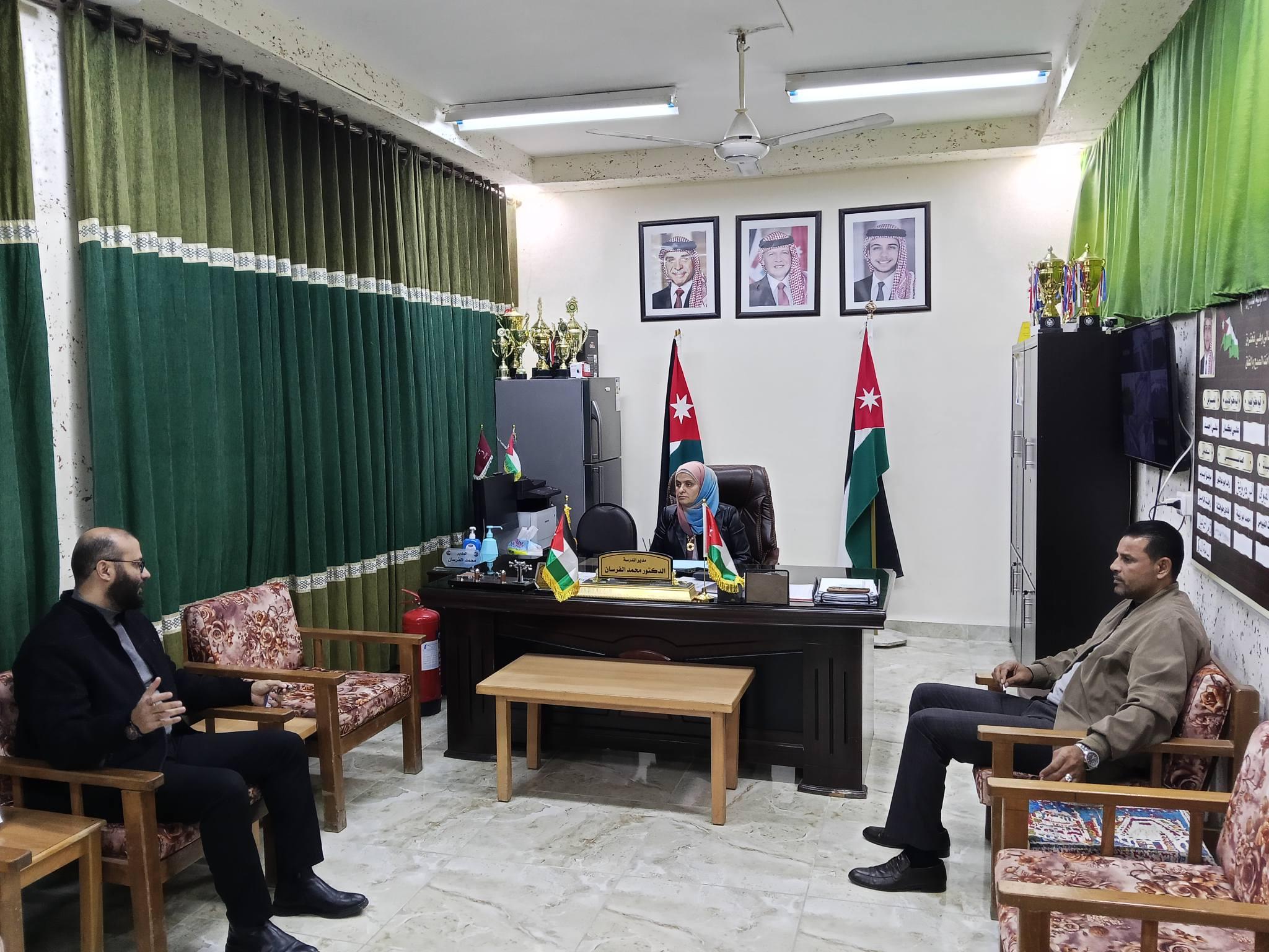 فريحات تزور مدرسة الشونة الشمالية الثانوية للبنين وتؤكد على حملة النظافة ومتابعة برنامج BTEC