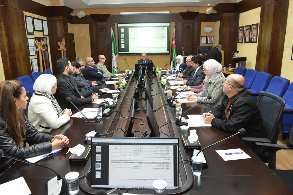 المجلس الاستشاري لِكُليّة الإعلام يُناقش سبل تطوير برامج الكليّة