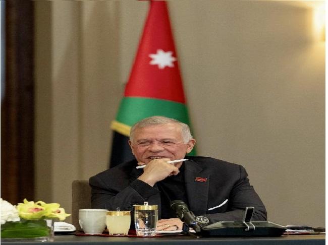 الملك يلتقي شخصيات سياسية وإعلامية (صور)