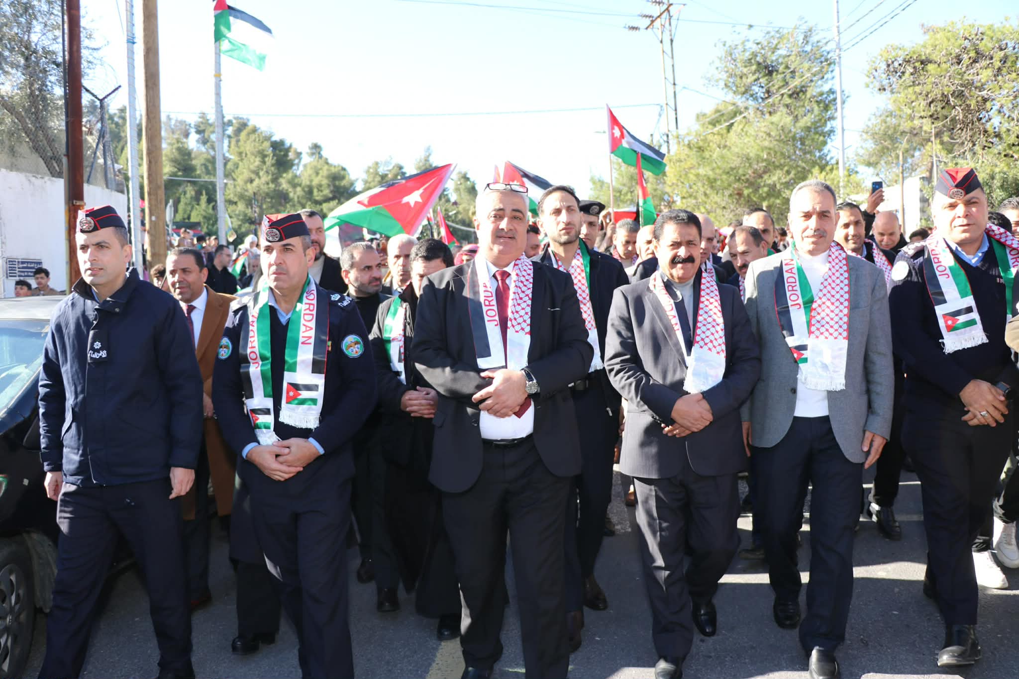 عجلون : مسيرة وطنية تجسد الولاء والانتماء احتفالًا بعيد ميلاد الملك..صور