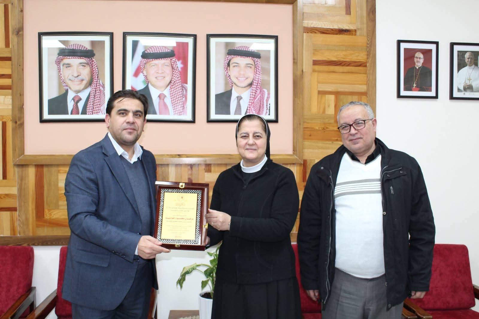 كلية العلوم التربوية في جامعة عجلون الوطنية تعقد ورشة تدريبية حول الدمج التربوي ومواجهة التنمر المدرسي