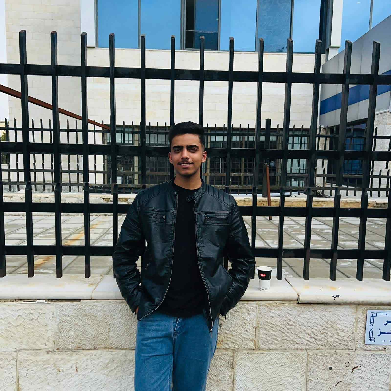 المهندس محمد العمران الحواتمة يبارك لابن أخيه ...