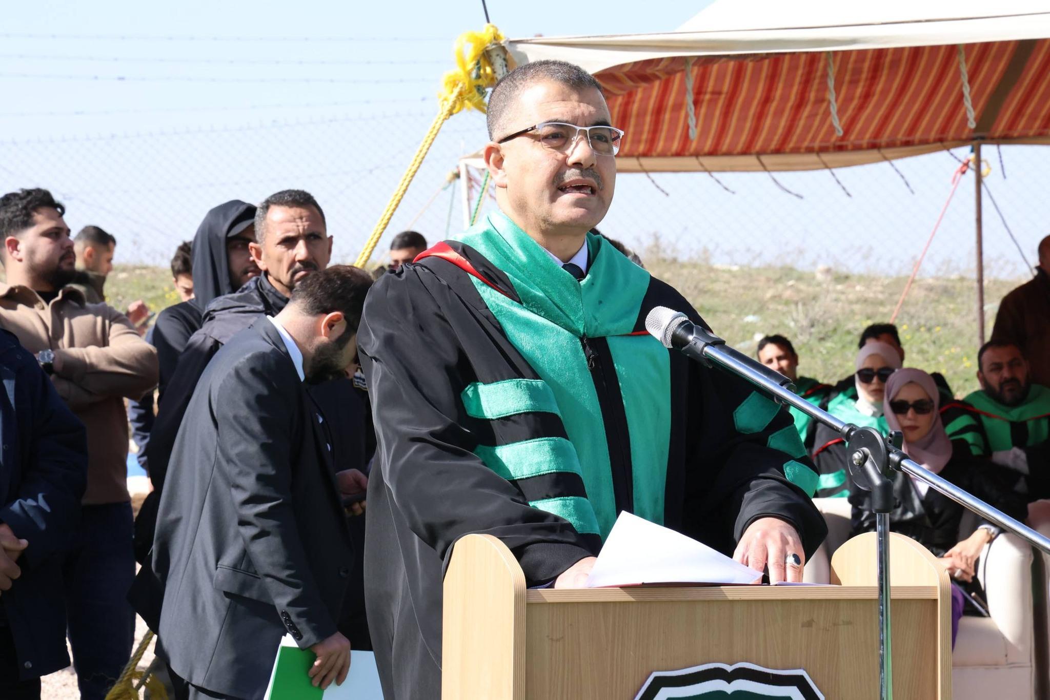 الهنانده :الجامعة لاتحتفي بالخريجين بل تطلق طاقات شابة مؤمنة بالعلم