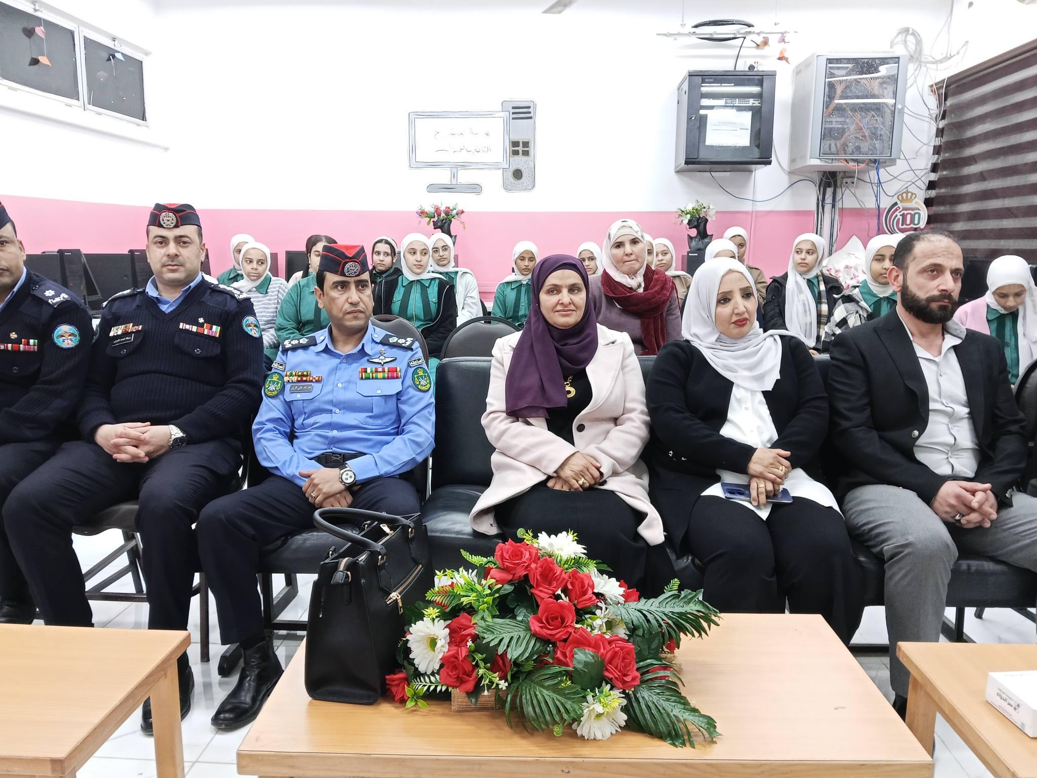 فريحات ترعى حملة الحد من إلقاء النفايات في مدرسة المشارع الثانوية للبنات