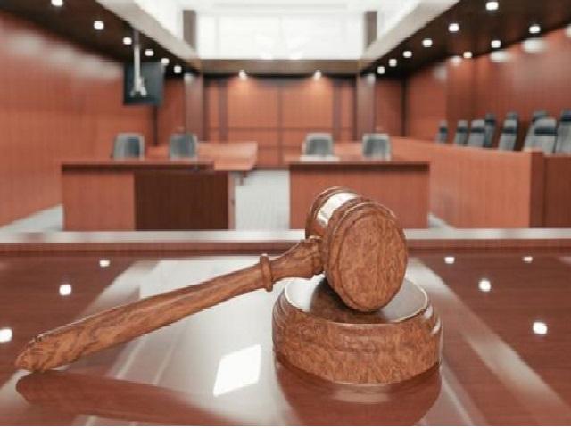 محاكم تمهل متهمين لتسليم أنفسهم أو اعتبارهم فارين من العدالة (أسماء)