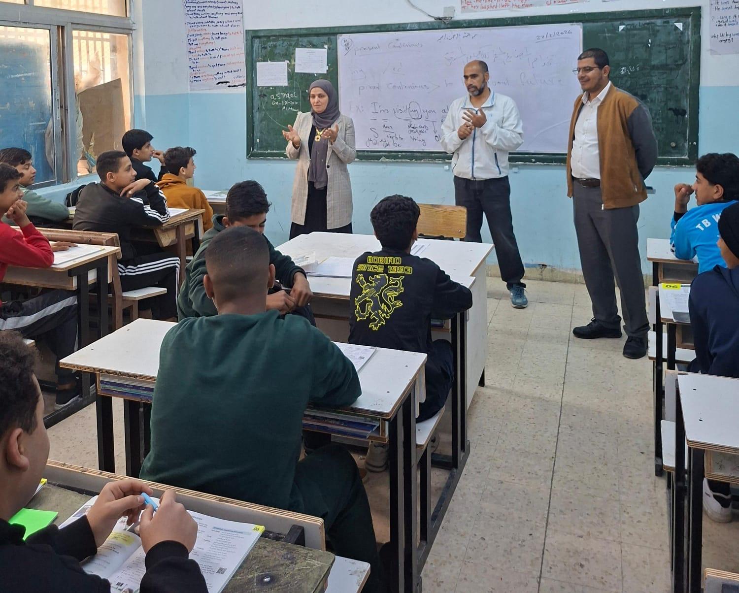 فريحات تتفقد العملية التعليمية في مدرسة اليرموك الأساسية للبنين وتشارك في حملة التوجيه المهني BTEC