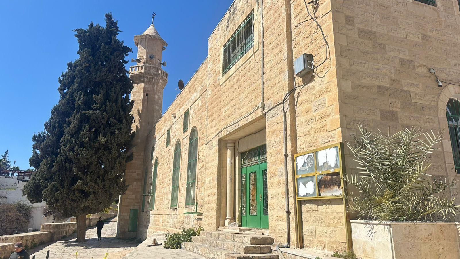 المسجد الهاشمي في جرش: معلم ديني عريق شاهد على تاريخ المدينة