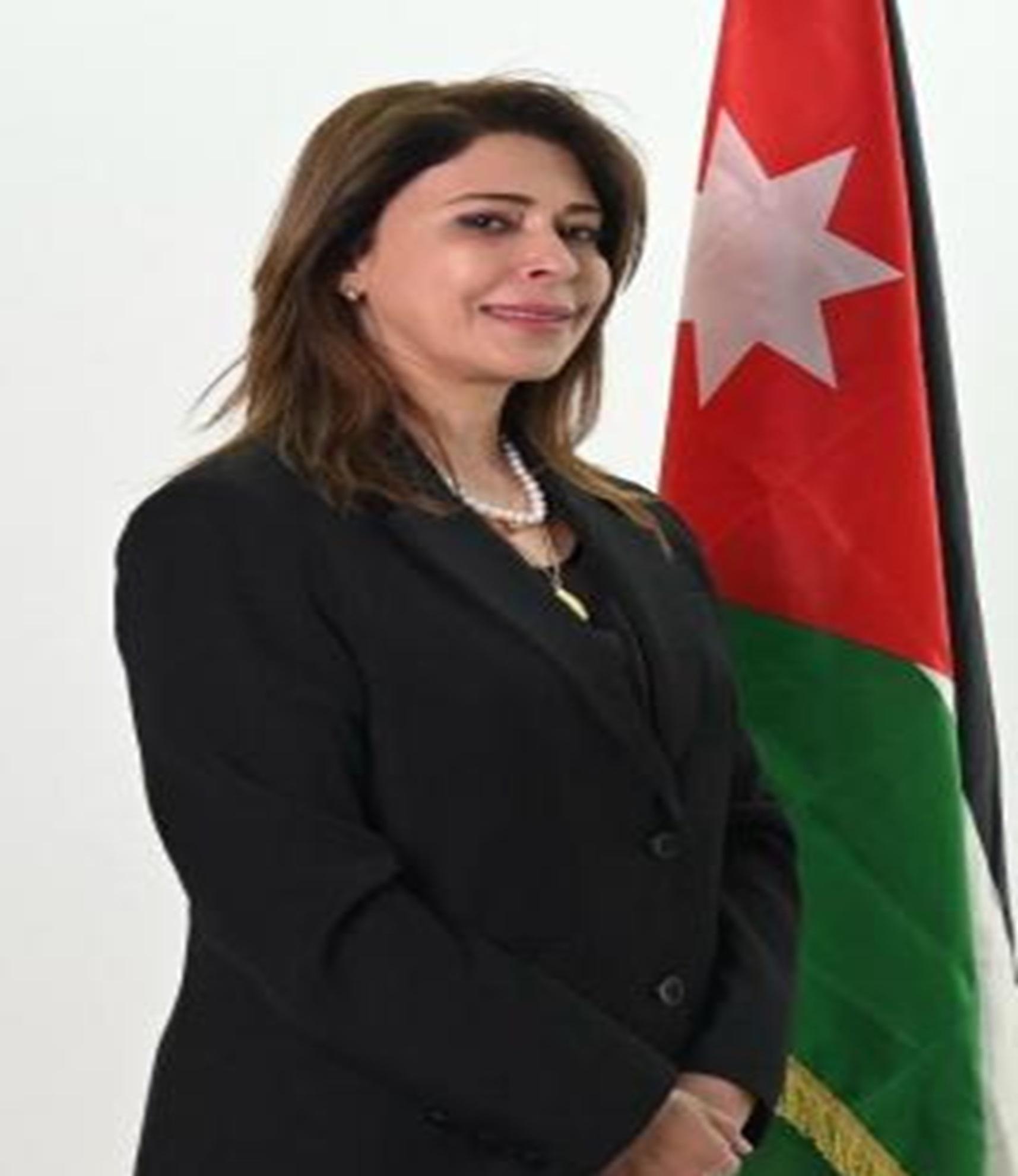 المرأة الازمات والحروب : الثمن الإنساني الخفي للنزاعات