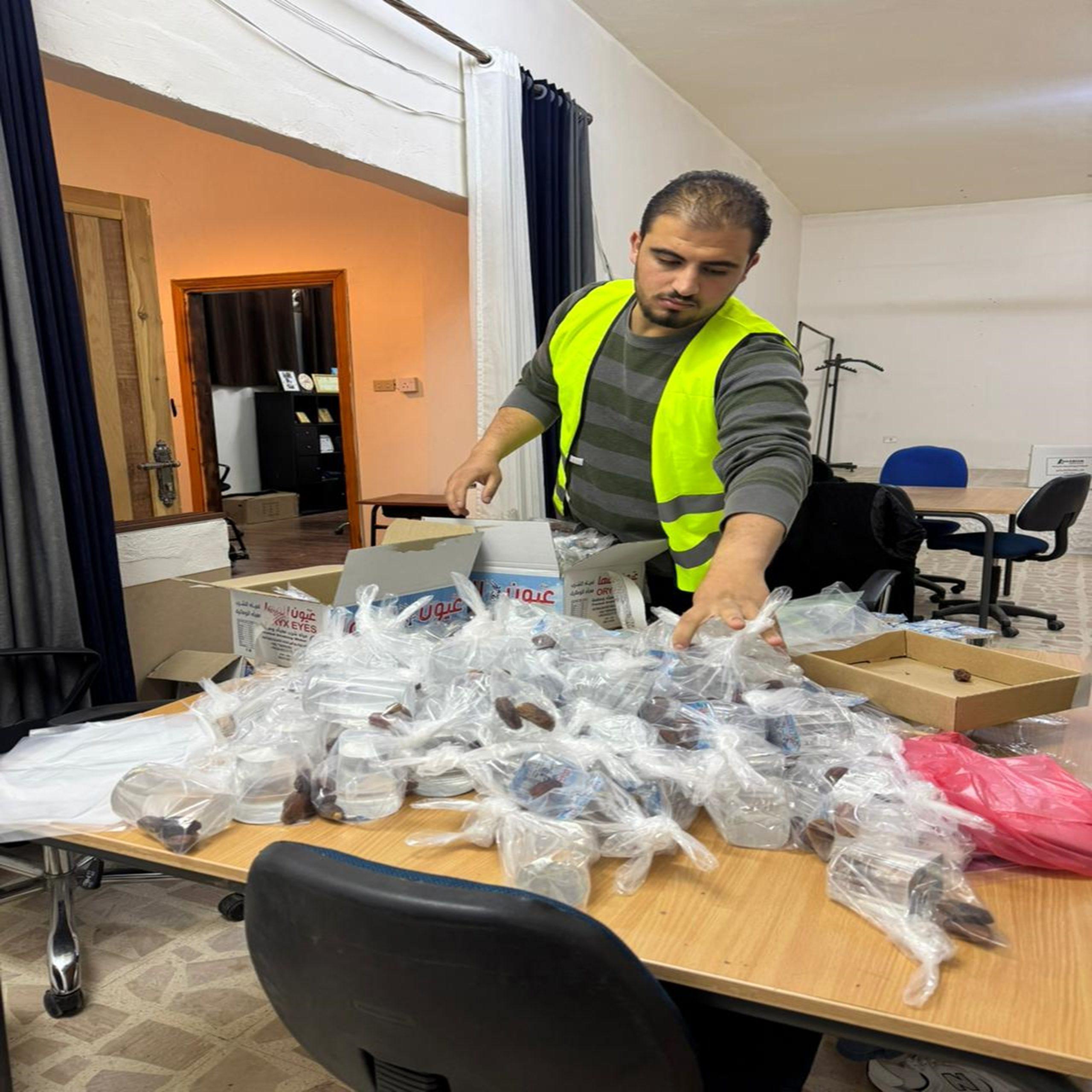 مادبا: “إفطار صائم” توزّع آلاف الوجبات وتعزّز التكافل في رمضان