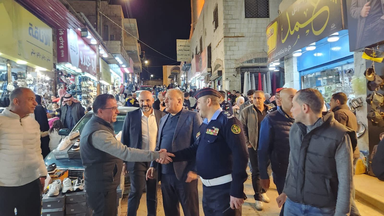 جوله تفقديه لمحافظ مادبا على الاسواق