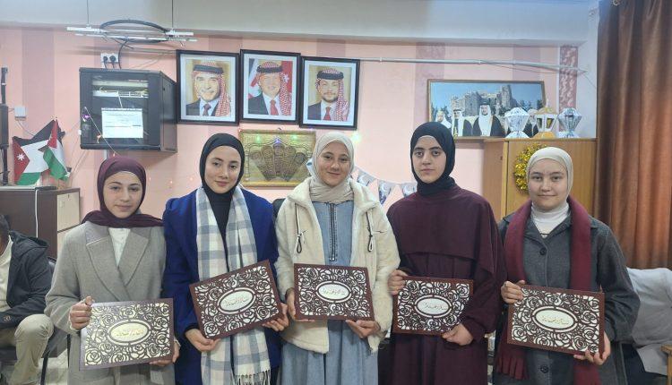 تكريم 5 طالبات حافظات للقران الكريم في بلدة حلاوه