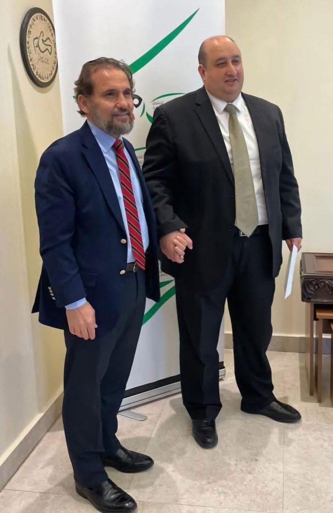 الدكتور مهند الخطيب مبارك تستحق