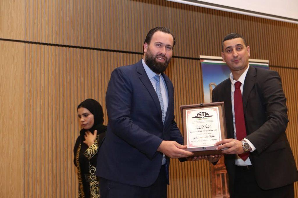 الدكتور أحمد الرفاعي مبارك تستحق