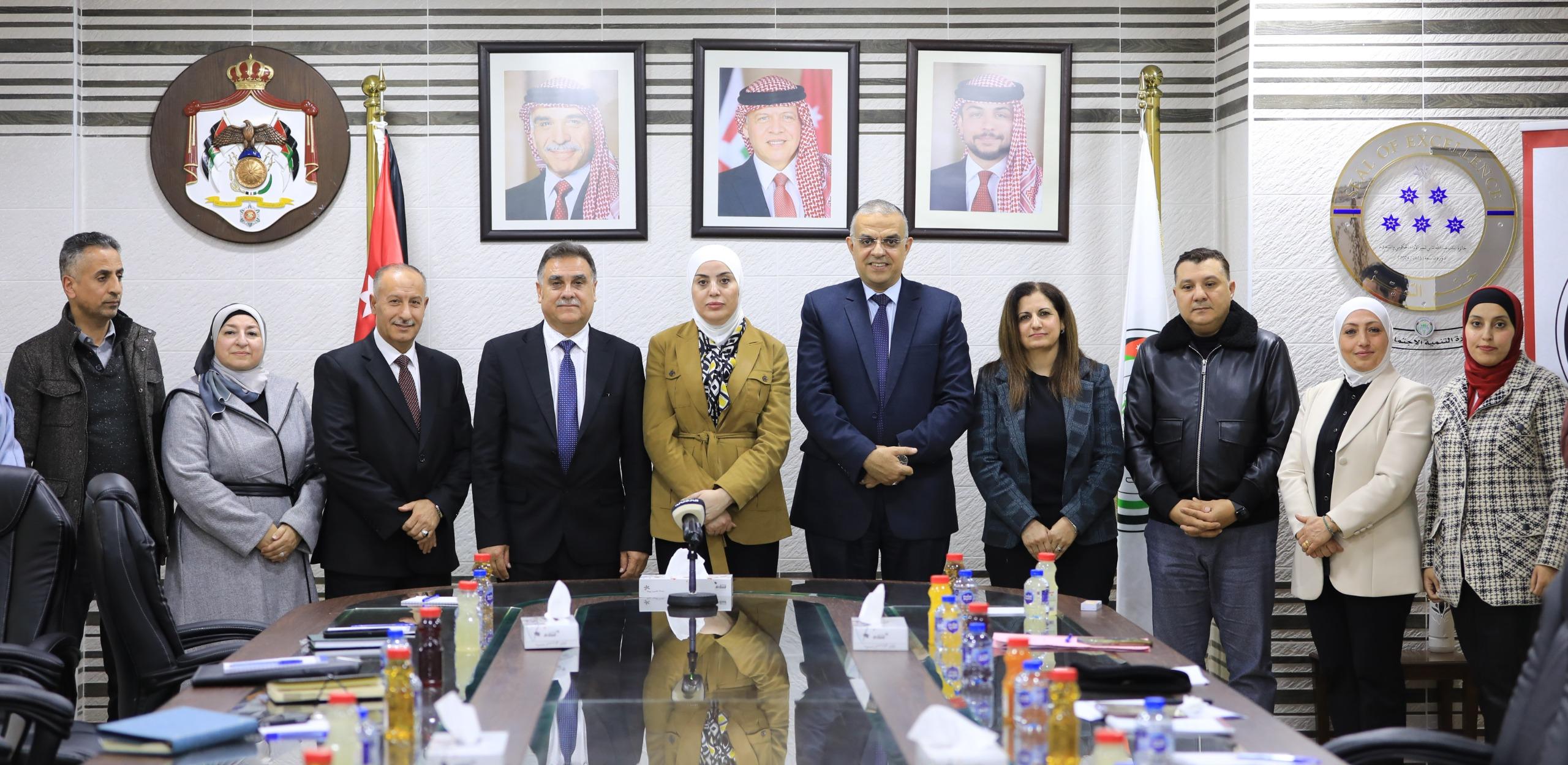 التنمية الاجتماعية والاحصاءات العامة توقعان مذكرة تعاون في مجال قواعد البيانات الإحصائية