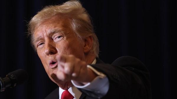 ترامب لإيران: إما الاتفاق أو سأدمر محطات الكهرباء وآبار النفط وجزيرة خرج