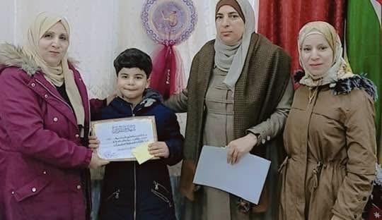 تكريم الطلبة الفائزين بمسابقة حفظ القرآن الكريم في المدرسة خلال رمضان