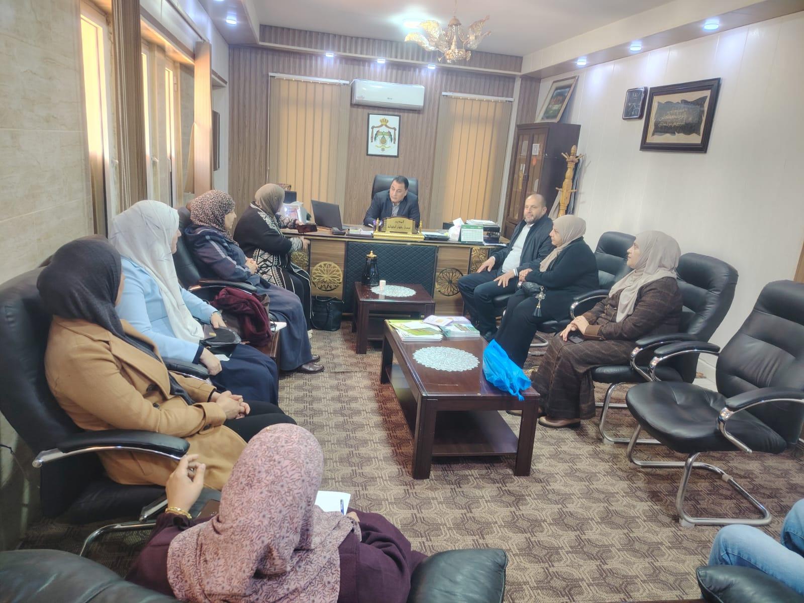 مدير شباب عجلون يتابع مع رؤساء المراكز الشبابية انطلاق حزمة البرامج التدريبية في المراكز