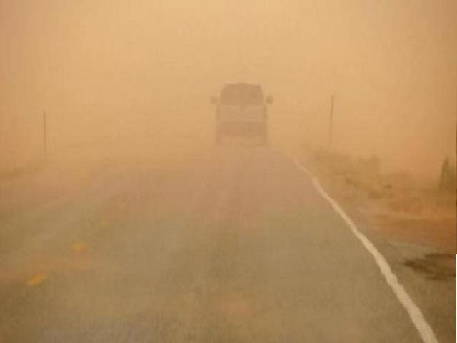 تجدد موجة الغبار خلال الساعات المقبلة واستمرار تأثيرها حتى الأحد