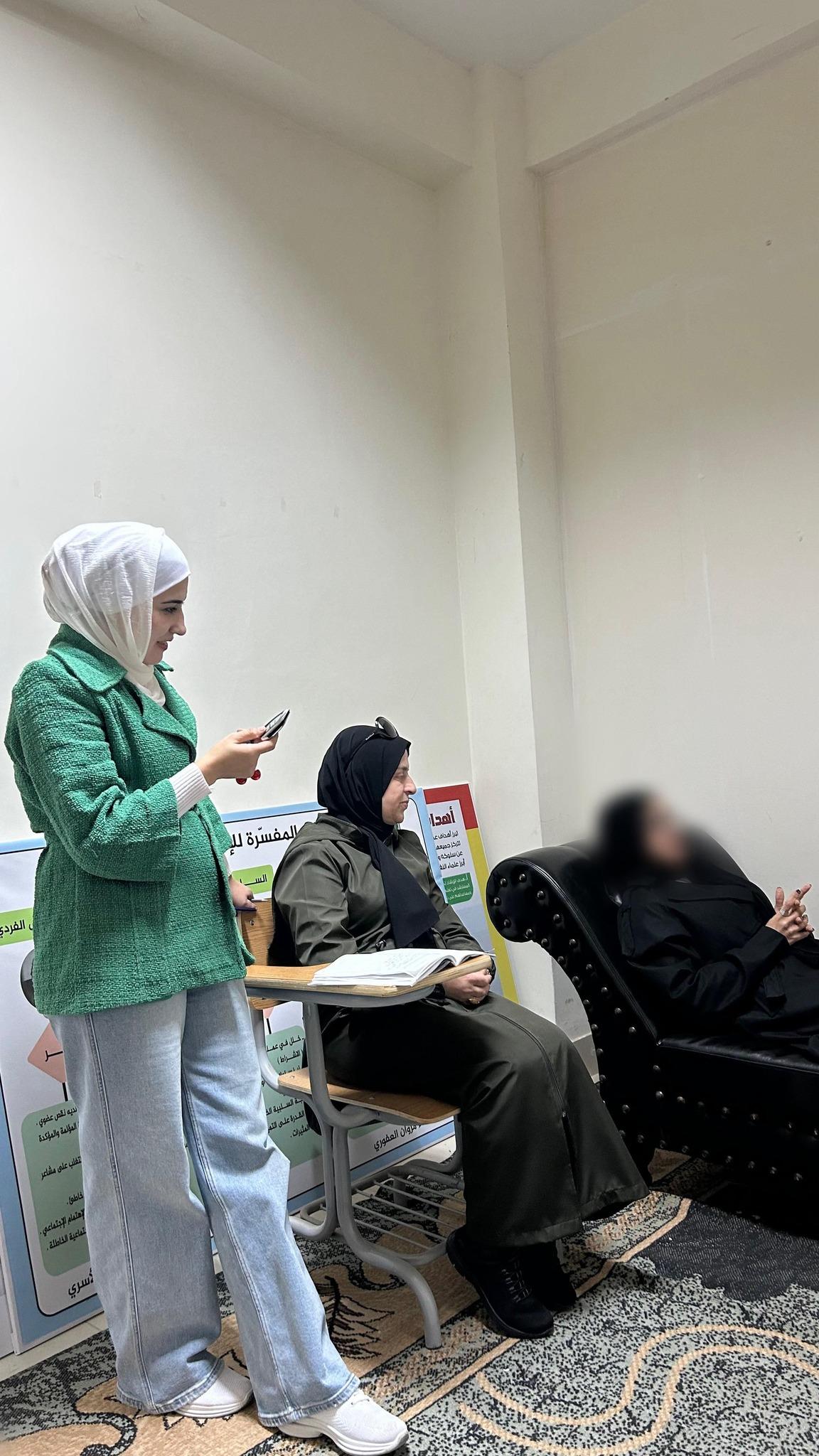 جامعة عجلون الوطنية تنفذ نشاط تدريبي حول أسلوب التداعي الحر