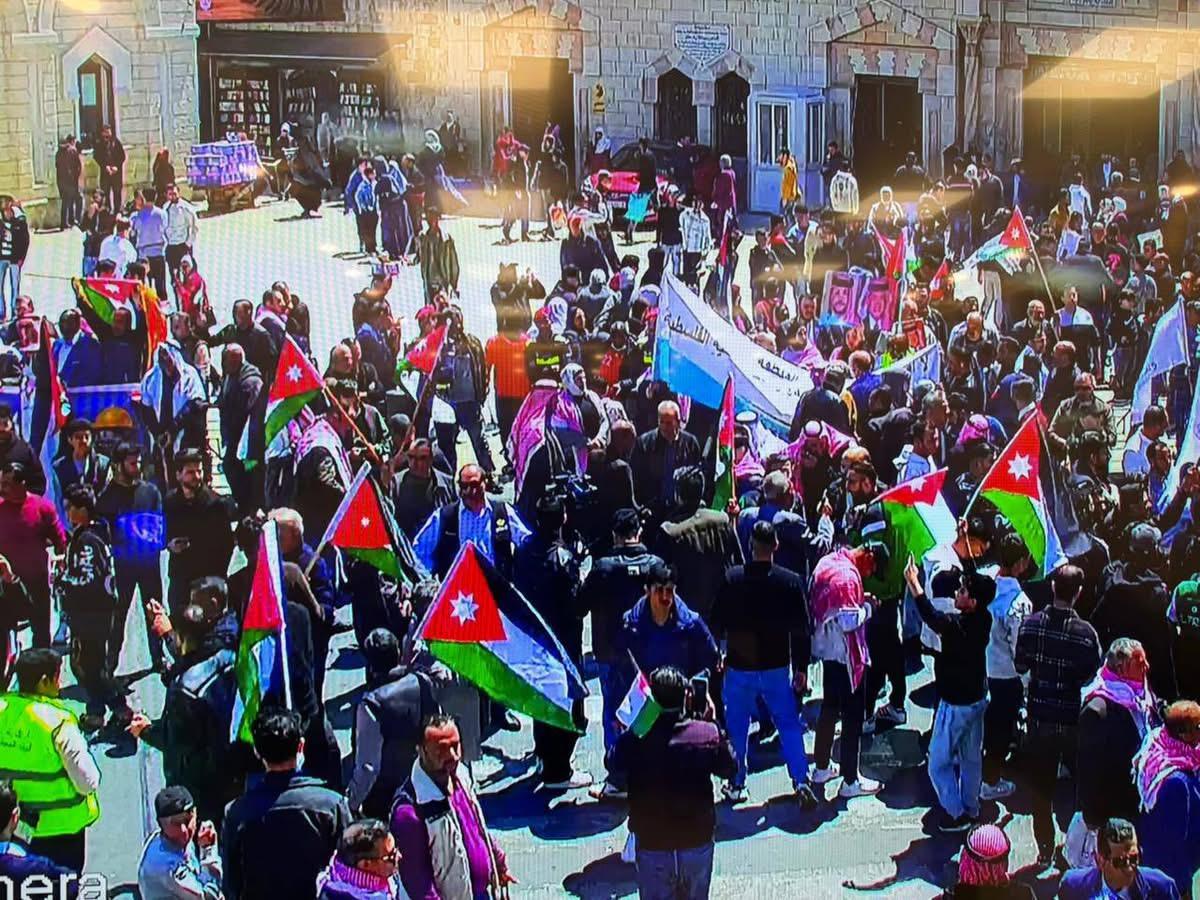 انطلاق مسيرة وطنية حاشدة من المسجد الحسيني دعمًا لفلسطين والمسجد الأقصى