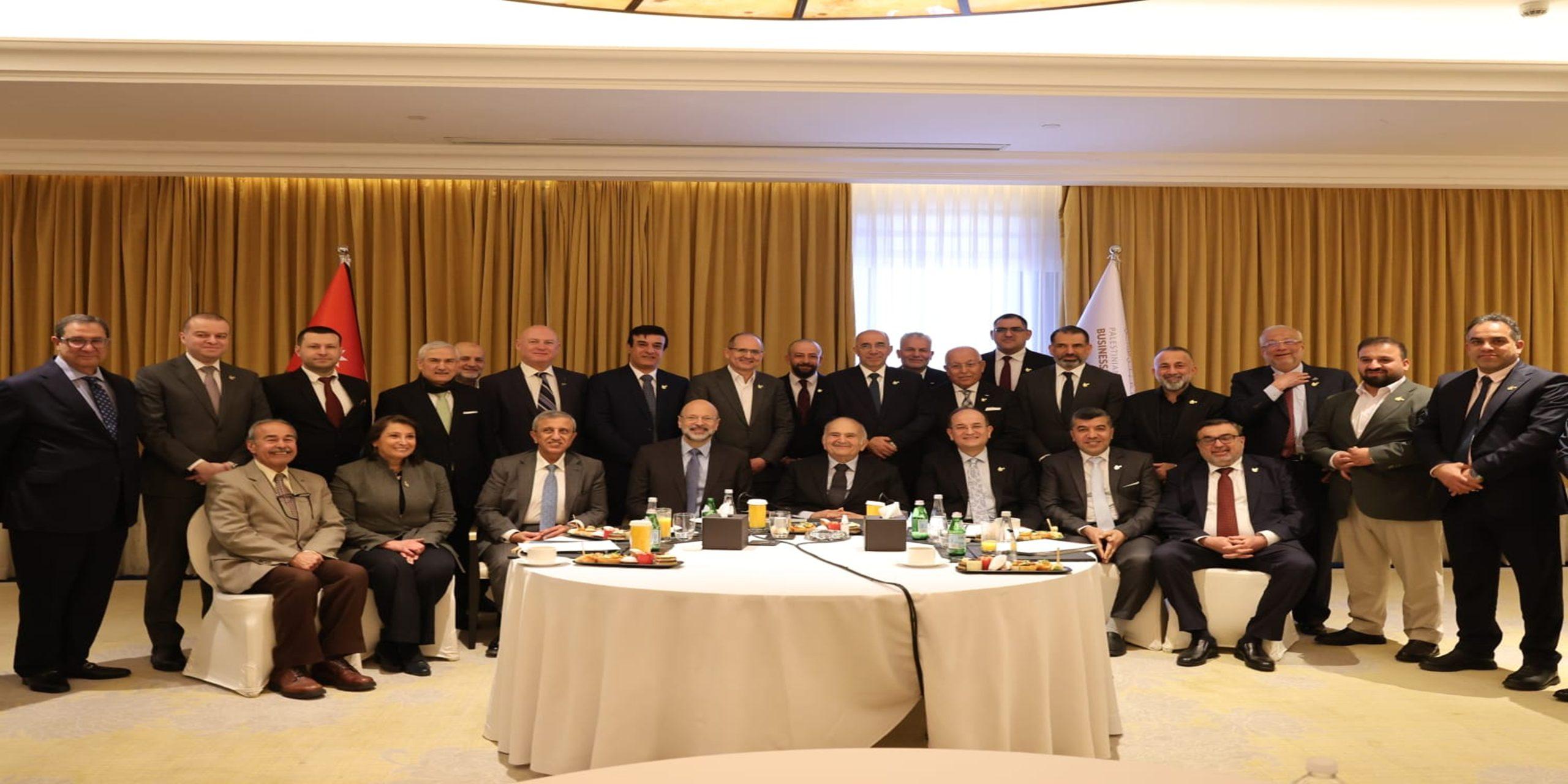 الأحمد، الرئيس التنفيذي لمستشفى الاستقلال، يشارك في اللقاء الفكري مع سمو الأمير الحسن بن طلال