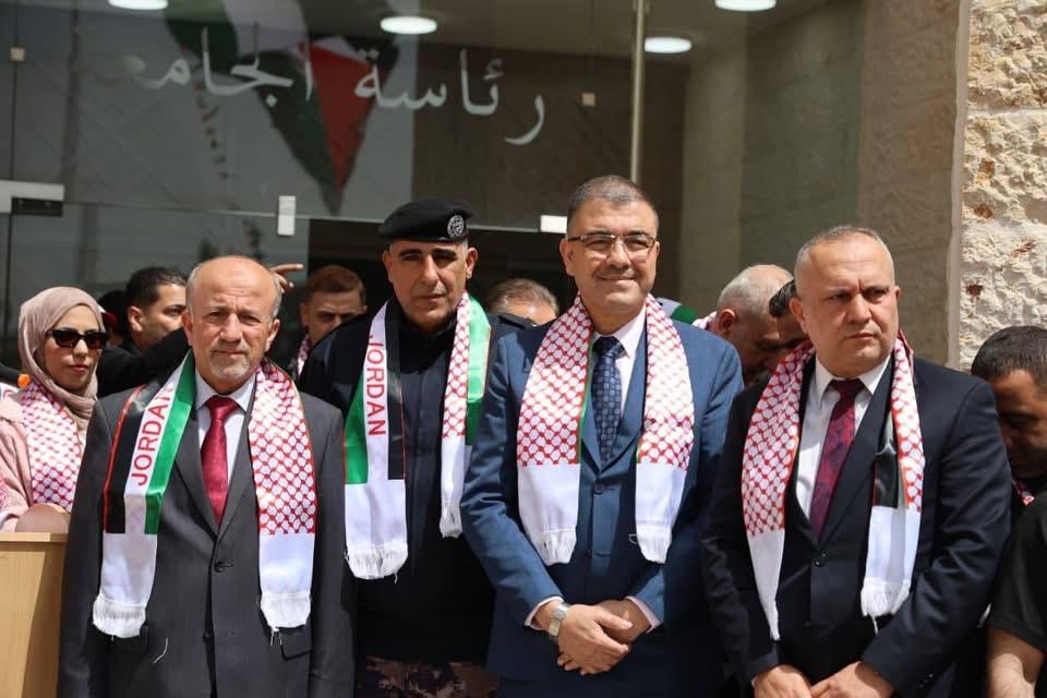 جامعة عجلون الوطنية تحتفي بيوم العلم الأردني وتؤكد ترسيخ قيم الانتماء والولاء