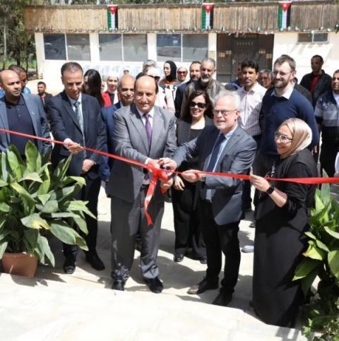 الرواشدة يرعى إطلاق حاضنة الابتكار وريادة الأعمال الزراعية في إربد
