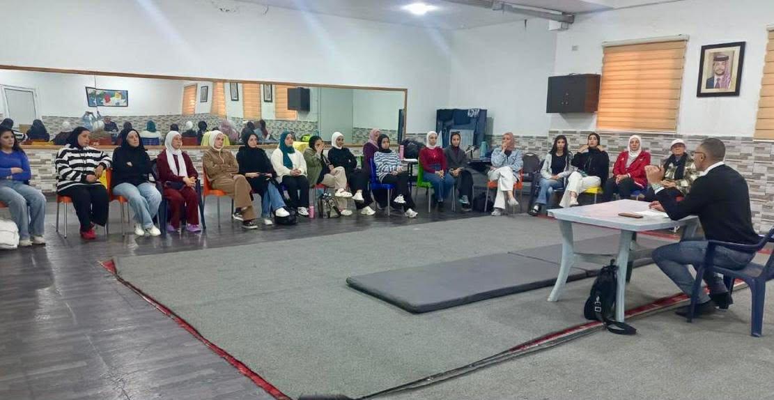 مركز إعداد القيادات الشبابية يختتم دورة الإنقاذ المائي للإناث في عمّان