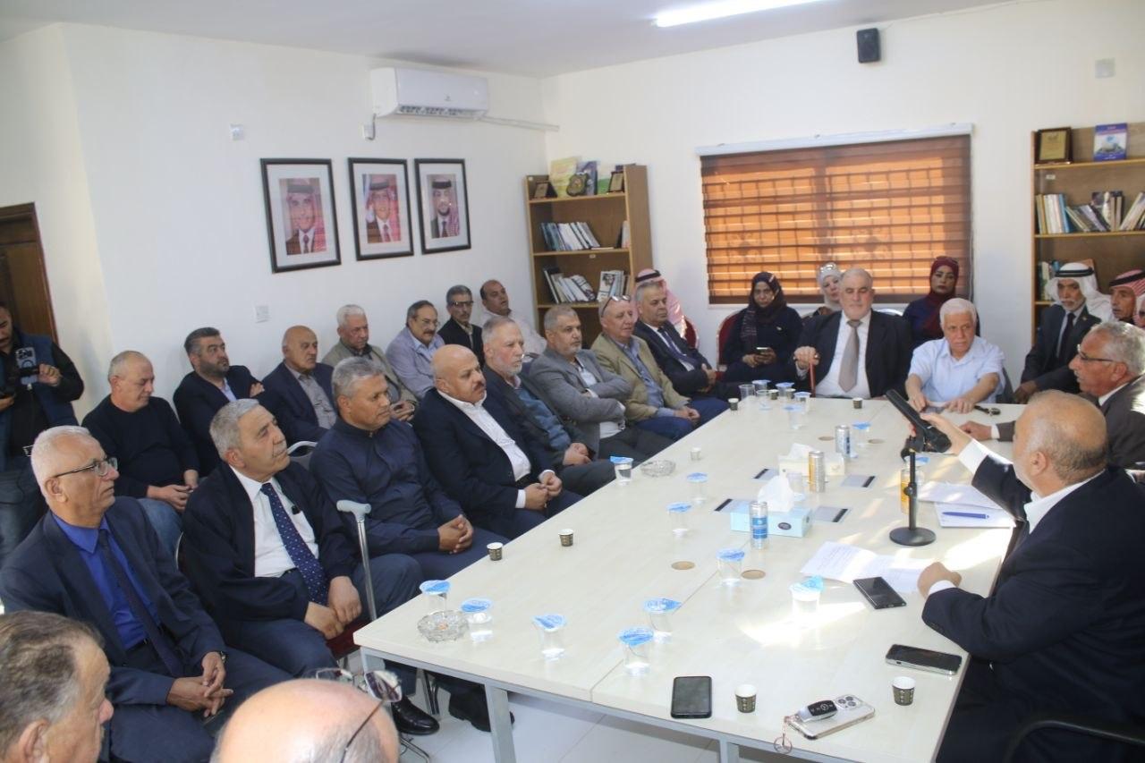 الدكتور ممدوح العبادي يحاضر في نقابة الصحفيين فرع الزرقاء