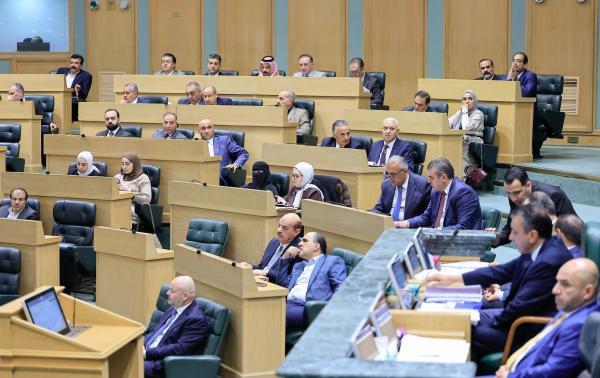 ربع النواب في الأردن يقيّمون أداء الحكومة بـالمرتفع