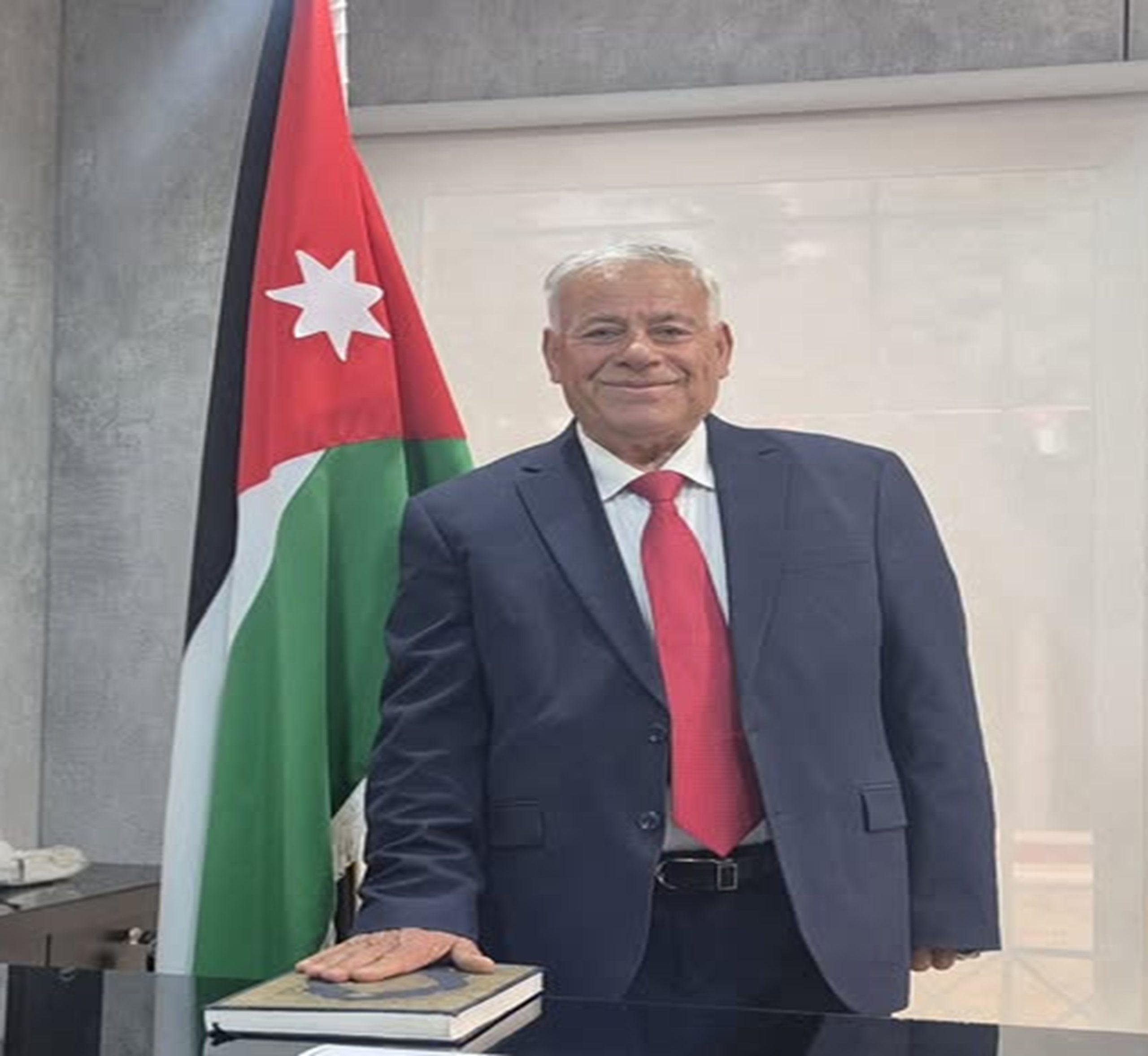 بني فواز يؤدي اليمين القانونية عضواً بلجنة بلدية عجلون الكبرى