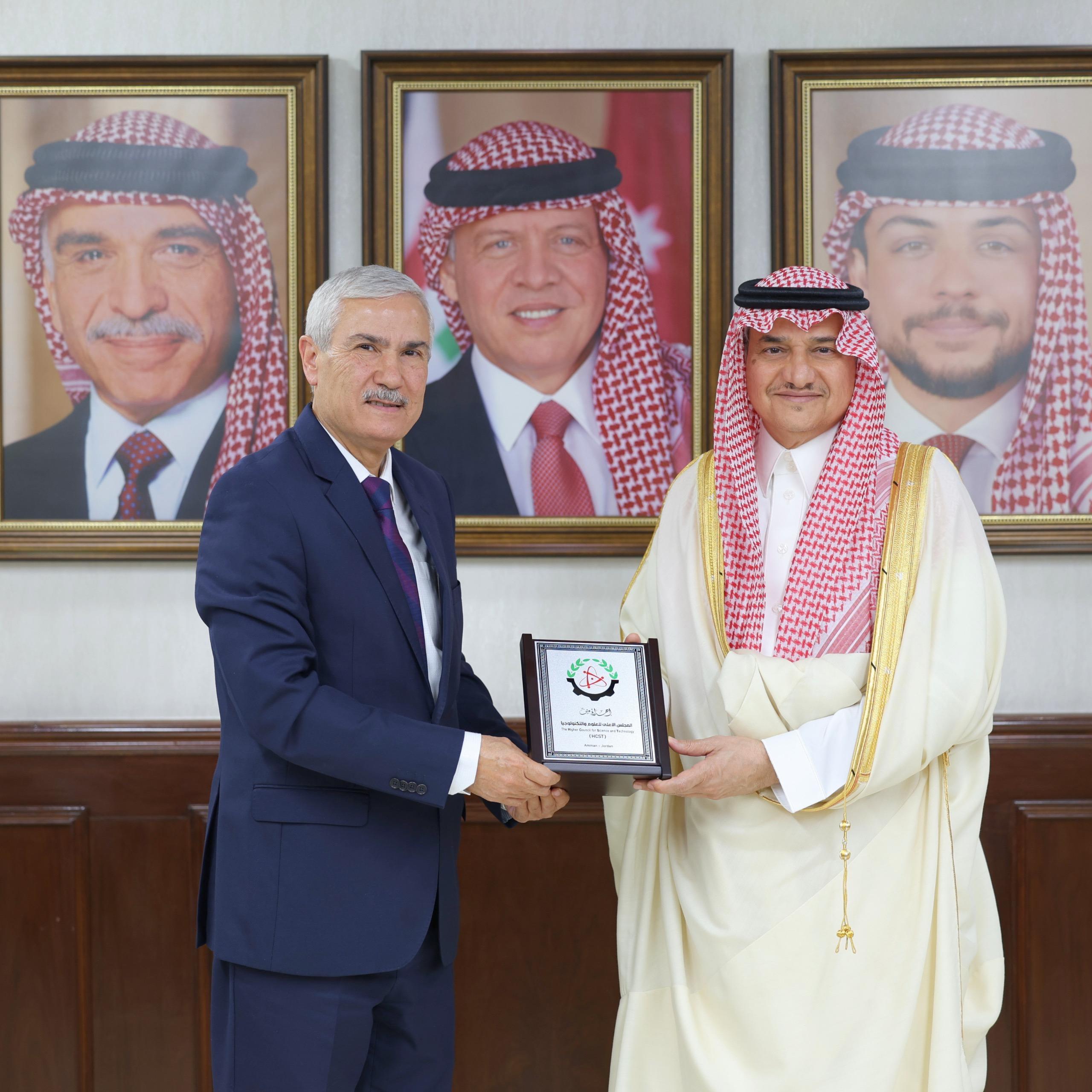 المجلس الأعلى للعلوم والتكنولوجيا يبحث أوجه التعاون مع سفير خادم الحرمين الشريفين