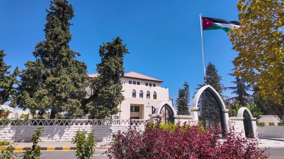 تمديد العمل بقرار إيقاف سفر الموظَّفين والوفود واللِّجان الرسميَّة حتى نهاية العام الجاري