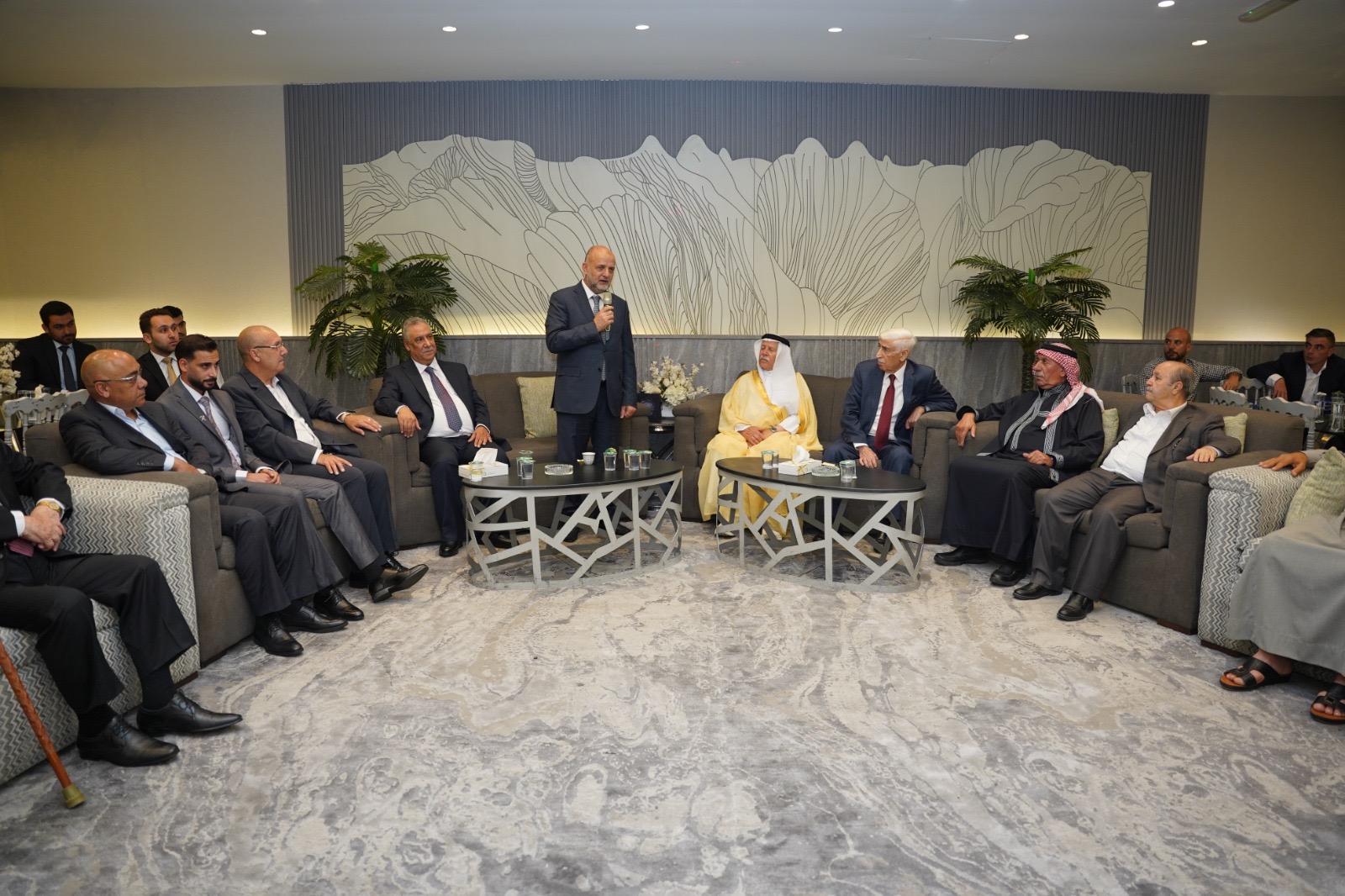 آل الحمصي وآل جبران نسايب