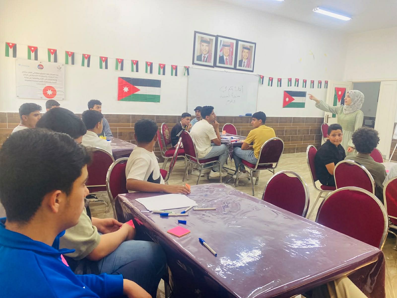 مركز شباب وشابات عنجرة النموذجي ينفذ جلسة توعوية حول اكتشاف نقاط القوة وتعزيز الحديث الذاتي الإيجابي