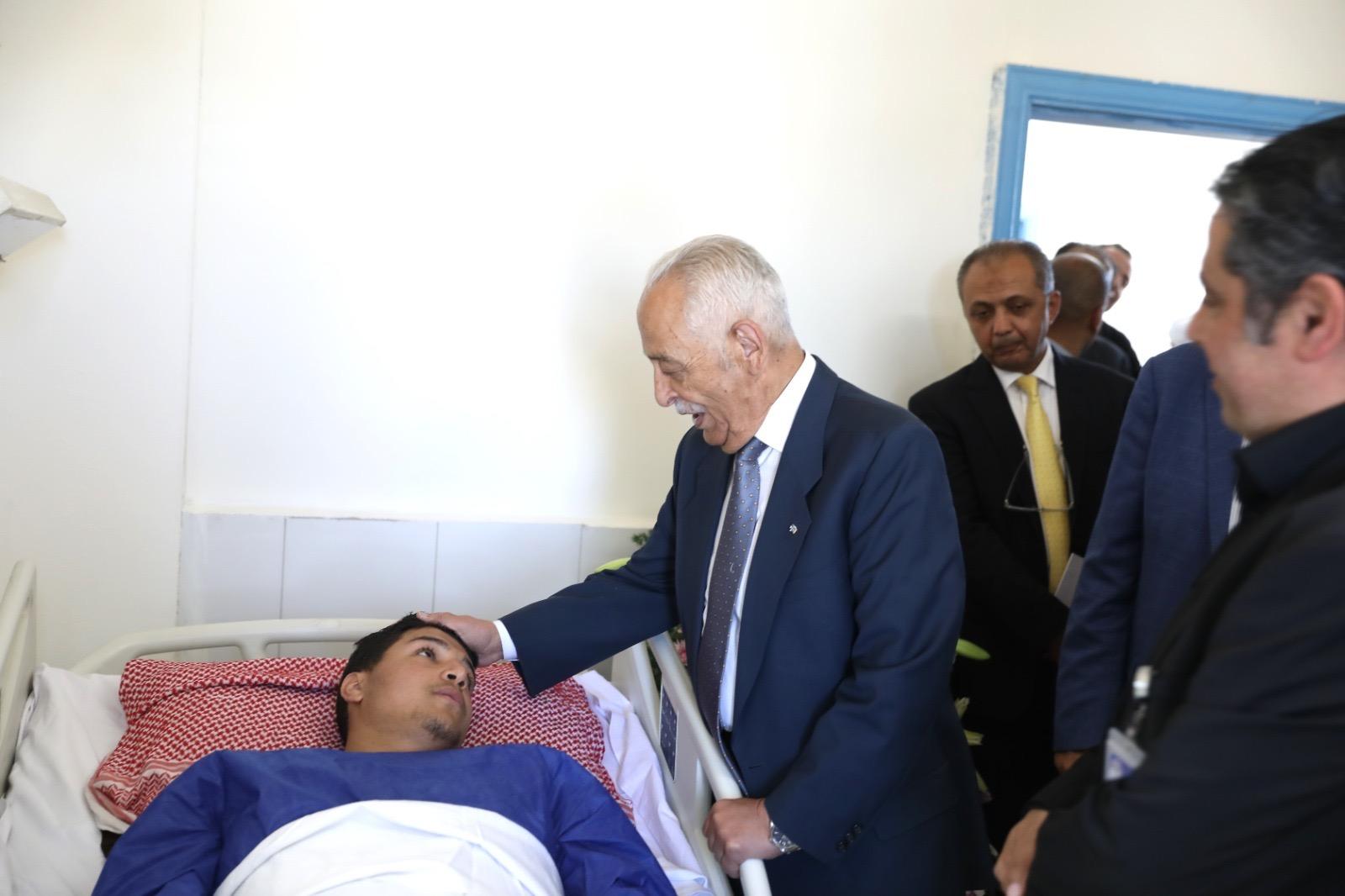 *مندوبا عن الملك وولي العهد.. العيسوي يعزي بوفاة الشاب الدماسي إثر حادثة المدرج الروماني وينقل تمنياتهما بالشفاء للمصاب طريش