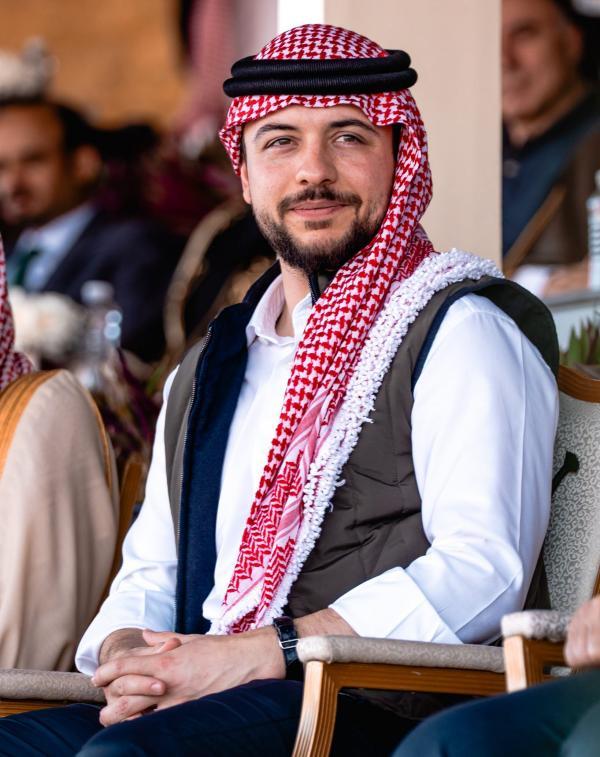 الديوان الملكي يهنئ ولي العهد بعيد ميلاده الـ 32