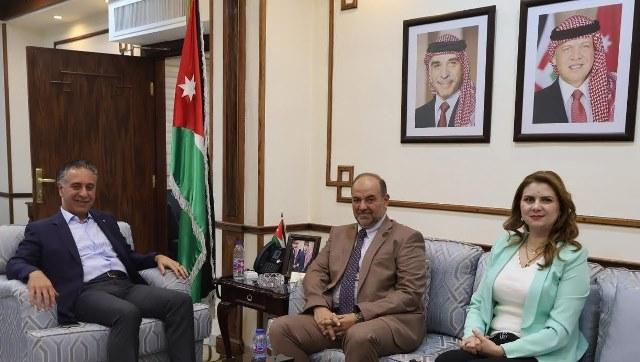 مجلس الأعمال الأردني الأمريكي يلتقي وزير الصناعة والتجارة الاردني في مقر الوزارة 