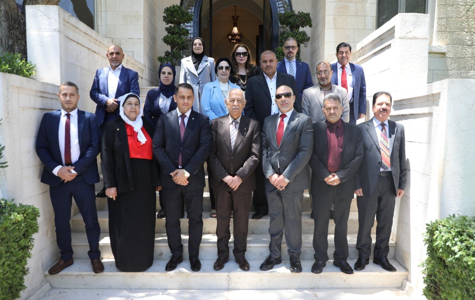 خلال لقائه وفدا من حزب التغيير  :العيسوي: الأردن يمضي برؤية ملكية ثابتة تعزز الاستقرار وترسخ مسيرة التحديث