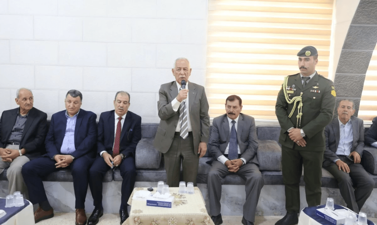 مندوبا عن الملك وولي العهد.. العيسوي يعزي بوفاة موظف الملكية معاذ عبيدات