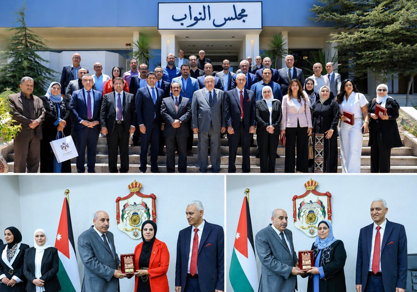 القاضي ولجنة التوجيه النيابية يكرمون الصحفيين والإعلاميين الحاصلين على الجوائز المهنية لعام 2025
