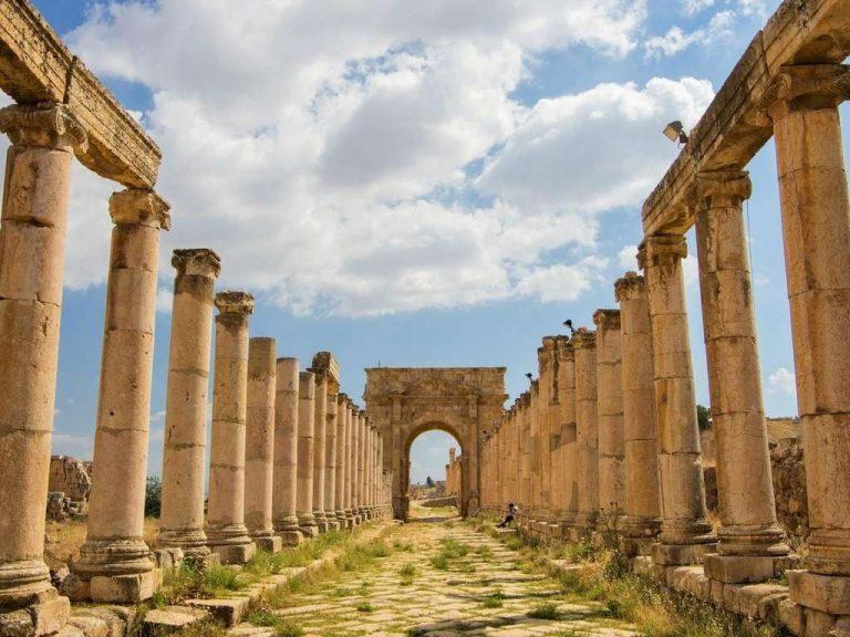 الخضير: تطوير شامل لمرافق مهرجان جرش وبرنامج فني وثقافي استثنائي في دورته الأربعين