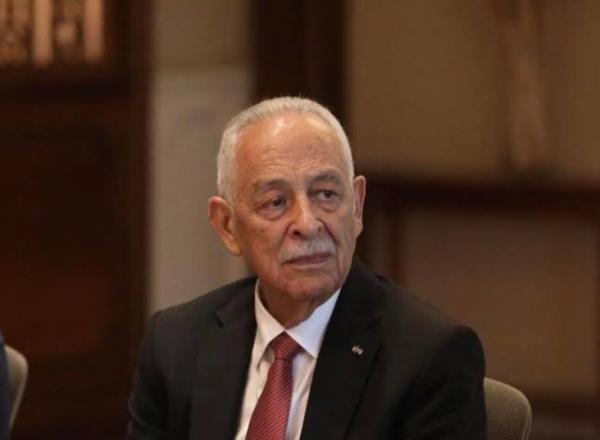 العيسوي ينقل تعازي الملك وولي العهد إلى آل ظاظا